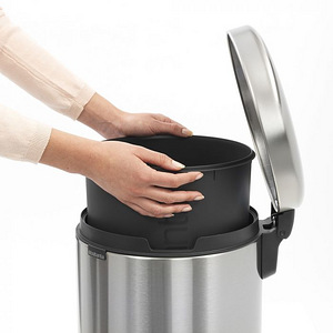 Pedaaliga prügikast NewIcon, 20l, matt teras FPP, Brabantia (2 foto / 5)