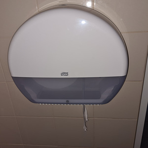 TORK KÄTERÄTIKUTE HOIDIKUD JA WC PABERI HOIDIKUD (3 foto / 7)