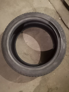Pirelli SottoZero 3 •• 235/45/19 •• (2 foto / 5)
