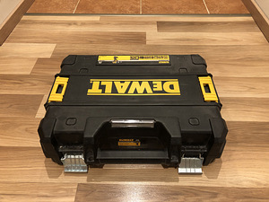 DeWalt TSTAK kohver (1 foto / 3)