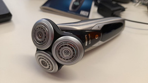 Бритва Philips S9711 Series 9000 электрическая (4 фото из 4)