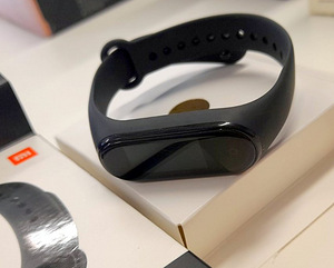 LOT! Nutikäevõru Xiaomi MI Band 4, must (3 foto / 3)