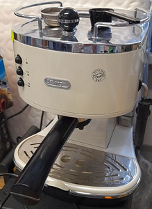 LOT! Kohvimasin DELONGHI ECO311.W 15Bar 1100W (2 foto / 5)