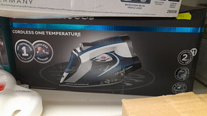 LOT! Juhtmeta triikraud Russell Hobbs One Temperature (2 foto / 2)