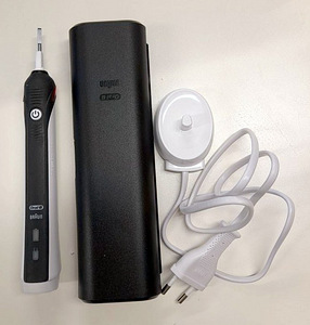 LOT! Braun Oral-B elektriline hambahari PRO2 +reisikarp (3 foto / 3)