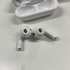 LOT! Apple AirPods Pro MagSafe juhtmevabad kõrvaklapid (8 foto / 9)