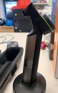 Машинка для стрижки волос Philips OneBlade QP6650/60 Лицо + (4 фото из 4)