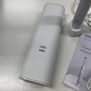 LOT! Oral-B GeniusX elektriline hambahari laetav reisikohver (3 foto / 10)