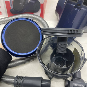 МНОГО! Безмешковый пылесос Hoover Breeze BR71 (9 фото из 10)