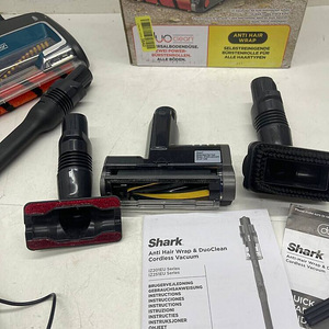 LOT! Shark juhtmeta tolmuimeja DuoClean (7 foto / 10)