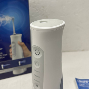 LOT! Oral-B AquaCare 6 Pro-Expert juhtmeta irrigator (6 foto / 10)