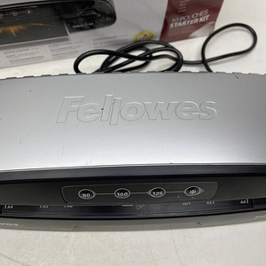 Ламинатор Fellowes Saturn 3i A4 (5 фото из 10)