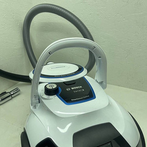Пылесос Bosch ProSilence 600 Вт (7 фото из 9)
