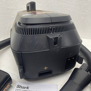 Пылесос Shark CZ500EUT 800Вт + насадки (10 фото из 10)