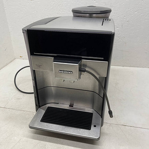 LOT! Automaatne kohvimasin Siemens TE657503DE EQ.6 plus S700 (3 foto / 10)
