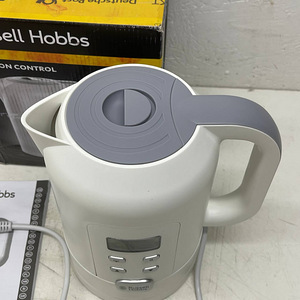 Регулируемый чайник Russell Hobbs 21150-70 (6 фото из 10)