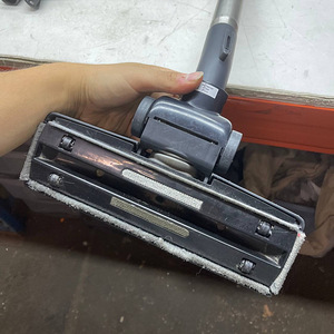 Пылесос ELECTROLUX EL61A4UG (10 фото из 10)