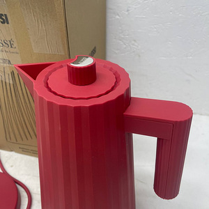LOT! Alessi Plissé MDL06 R veekeetja 1,7 l (5 foto / 10)