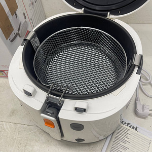 LOT! Tefal FF1631 Filtra One 1.900 W õlifritüür (6 foto / 10)