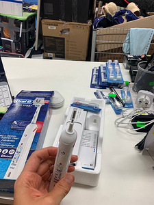LOT! Oral-B Junior Smart elektriline hambahari Braun (2 foto / 9)