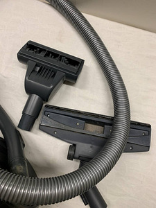 Пылесос Hoover Breeze (2 фото из 9)
