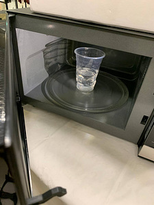Микроволновая печь Panasonic NN-GD38HS Гриль (3 фото из 10)