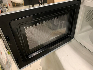 LOT! SHARP R670S 2-in-1 mikrolaineahi grilliga 20 L 800W (2 foto / 10)