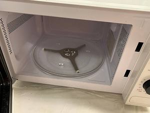 LOT! Toshiba MM2-MM20PF mikrolaineahi 20 l, 800 W (2 foto / 10)