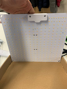 LOT! BOSYTRO 700 W taimelamp LED taimevalgusti (2 foto / 4)