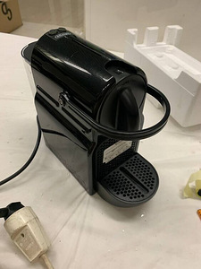 LOT! Nespresso D40-US-BK-NE Inissia espressomasin (7 foto / 8)