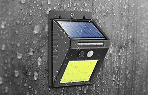 LOT! UUS Väliseinavalgusti Solarne päikesepaneeliga, must (3 foto / 5)