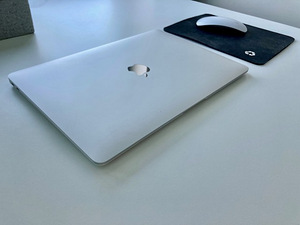 MacBook Air Retina Intel ENG 2019 (2 foto / 4)