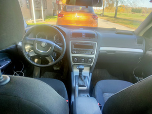 Skoda octavia (6 фото из 6)