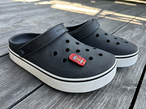 Crocs (1 foto / 3)