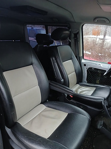 VOLKSWAGEN MULTIVAN 2007 (2 фото из 7)