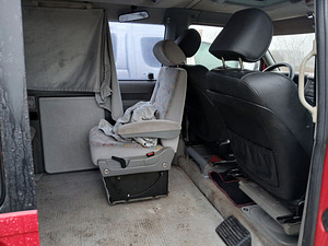 Volkswagen Multivan (7 фото из 7)