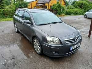 Toyota avensis (3 foto / 4)