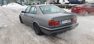 BMW E34 + v8 (4 фото из 5)