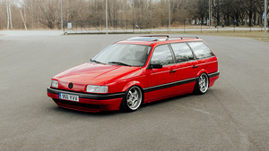 Volkswagen Passat (1 фото из 13)