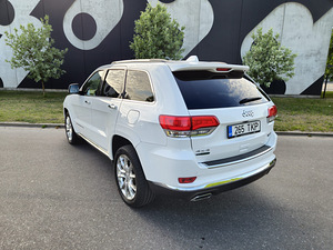 Jeep Grand Cherokee (4 foto / 9)