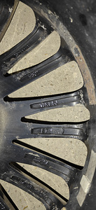 Зимние шины Goodyear 235/65 R17 на дисках (4 фото из 6)