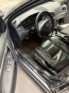 Volvo V70 Summum (6 foto / 9)