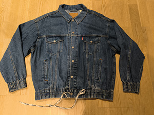 Абсолютно новая джинсовая куртка Levis, s.L