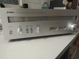 Tuner Yamaha CT-1010 (2 foto / 7)