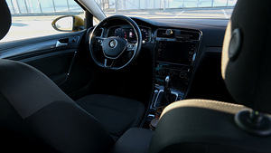 Volkswagen Golf 1.4, 92kw (5 foto / 9)
