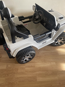Jeep (2 foto / 3)