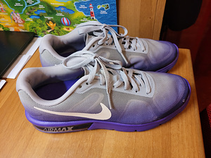 Nike tossud