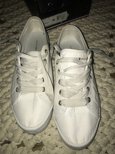 Tommy Hilfiger tennised (2 foto / 6)