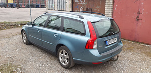 Volvo V50 Momentum 2.0 TD (2 foto / 13)
