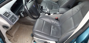 Volvo V50 Momentum 2.0 TD (8 foto / 13)